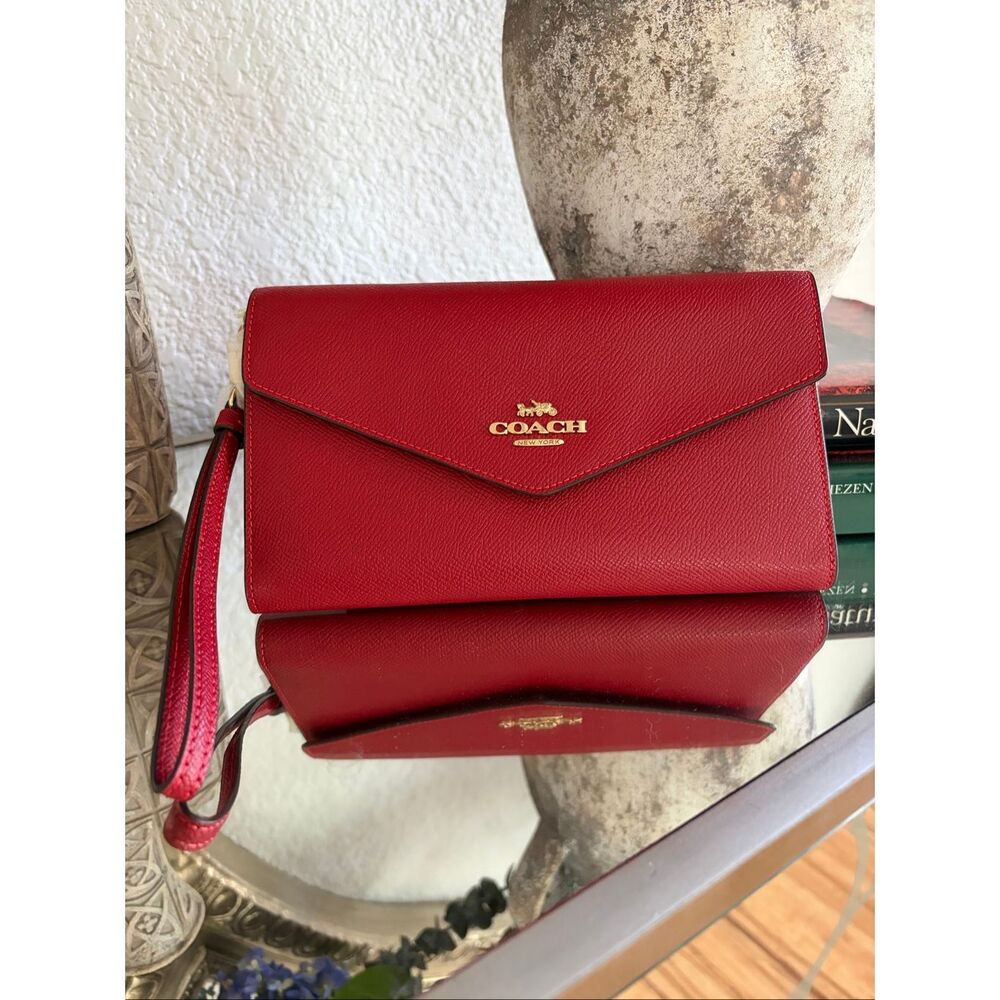 Coach Corner Zip Travel Envelope Wallet Red Crossgrain Leather Wristlet NWT